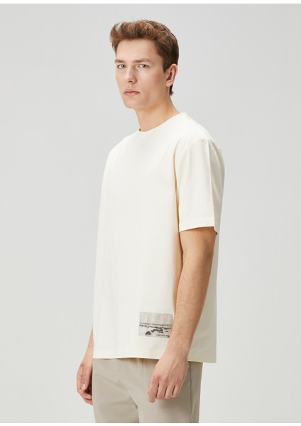 Relaxed Fit Beyaz Manzara Baskılı T-Shirt modelleri