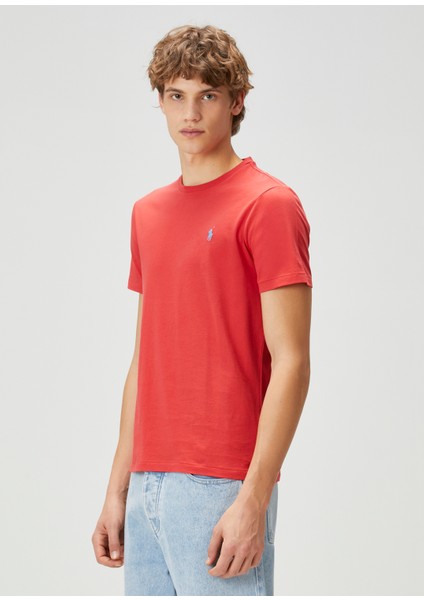 Kırmızı T-Shirt modelleri