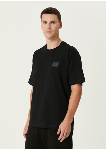 Siyah Logo Detaylı T-Shirt modelleri