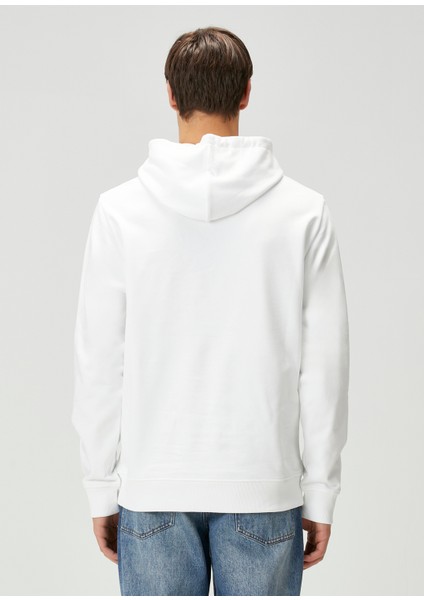 Beyaz Kapüşonlu Sweatshirt