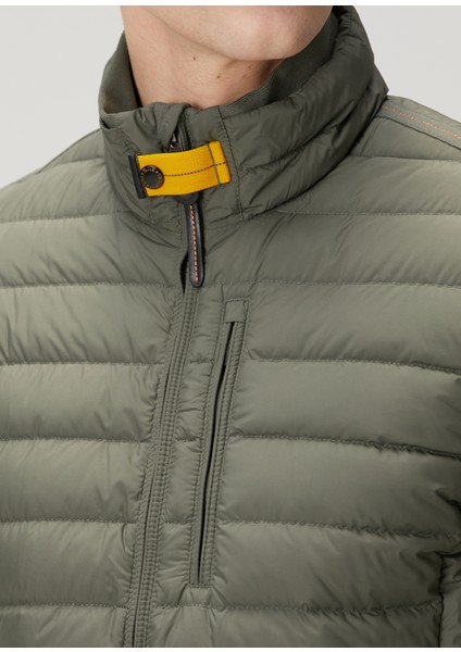 Ugo Haki Kapitoneli Mont