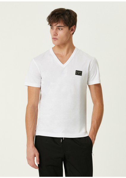 Beyaz V Yaka Logo Detaylı T-Shirt