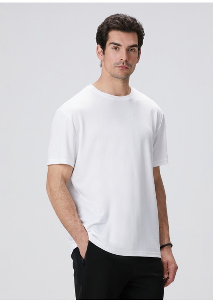 Comfort Fit. Crew Neck, Short Sleeve, Combed, Basi