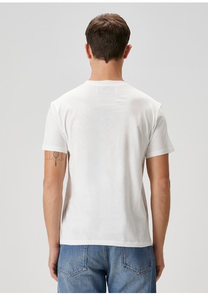 Fildişi Logo Detaylı T-Shirt fırsatları