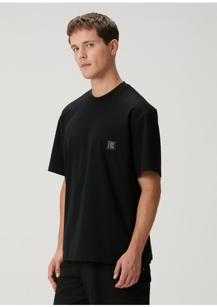 Siyah Logo Detaylı T-Shirt modelleri
