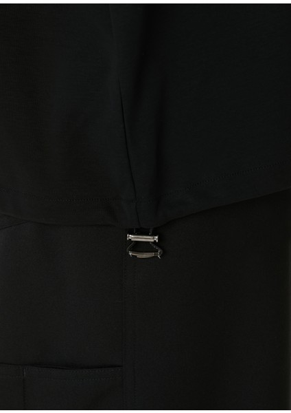 Siyah Logo Detaylı T-Shirt