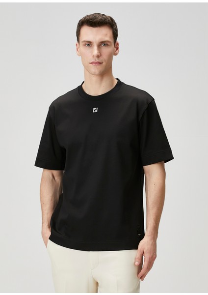 Siyah Logo Detaylı T-Shirt