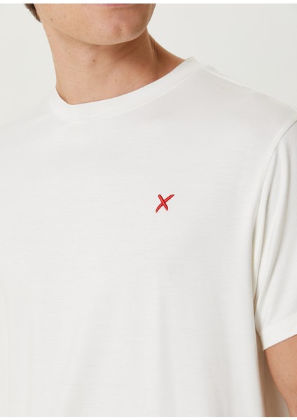 Your *itch Beyaz Kısa Kollu Nakış Detaylı Erkek T-Shirt modelleri