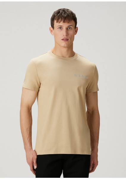 Bej Logo Nakışlı T-Shirt