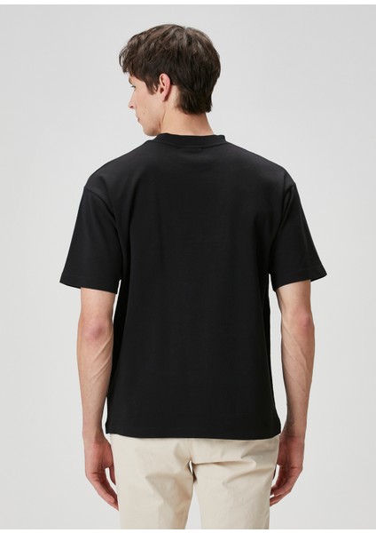Siyah Logo Baskılı T-Shirt fırsatları