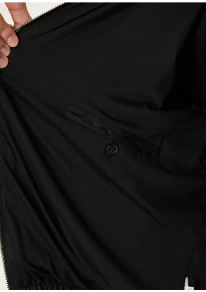 Siyah Logo Detaylı Mont