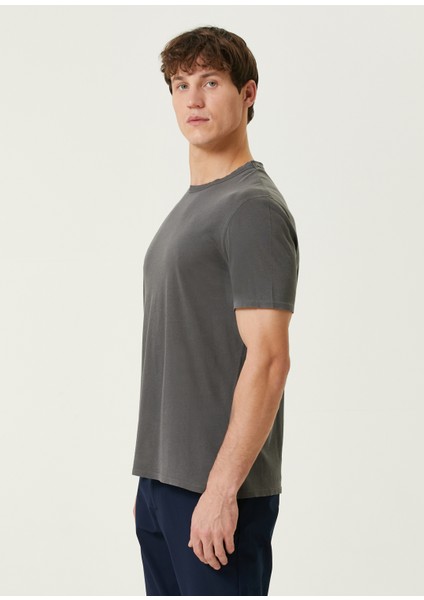 Devon Haki Basic T-Shirt