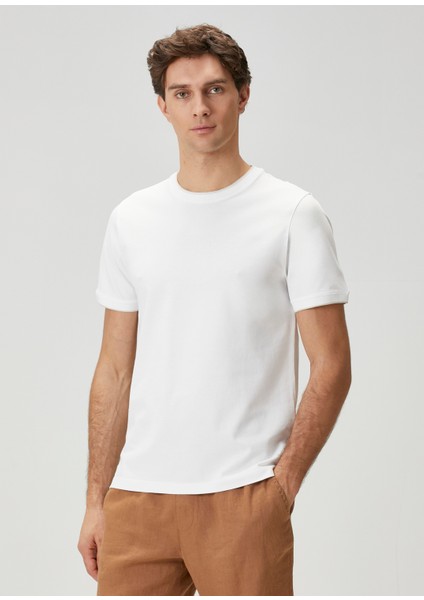 Beyaz Çizgi Detaylı T-Shirt