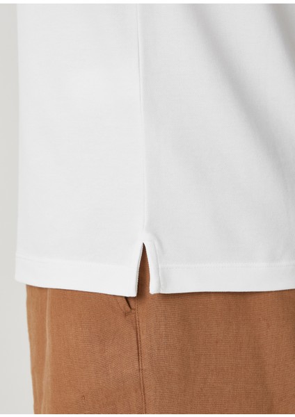 Beyaz Çizgi Detaylı T-Shirt