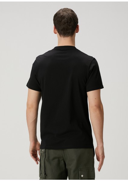 Siyah Logo Detaylı T-Shirt fırsatları