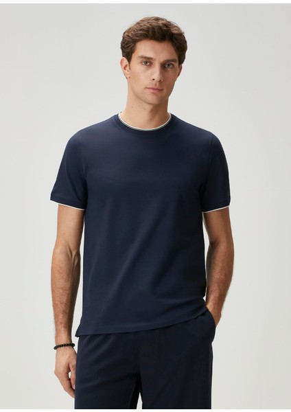 Lacivert Çizgi Detaylı T-Shirt