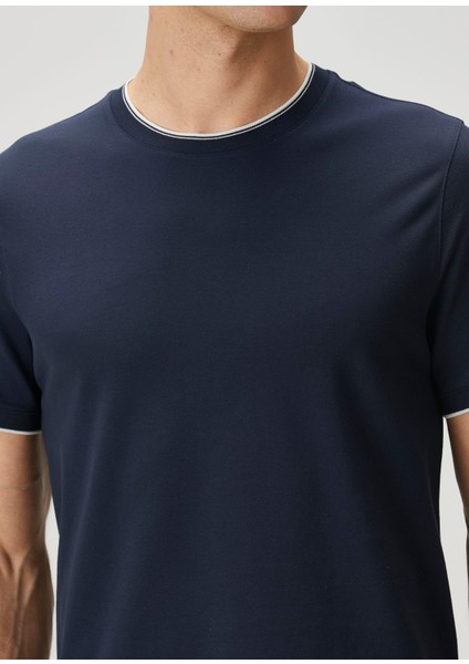 Lacivert Çizgi Detaylı T-Shirt