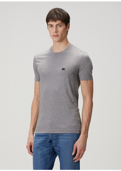 Gri Logo Detaylı T-Shirt modelleri