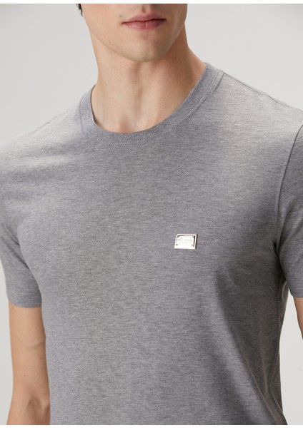 Gri Logo Detaylı T-Shirt indirimleri