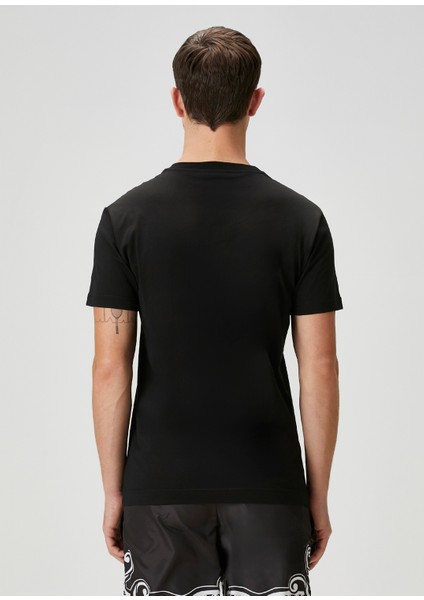 Siyah Logo Baskılı T-Shirt fırsatları