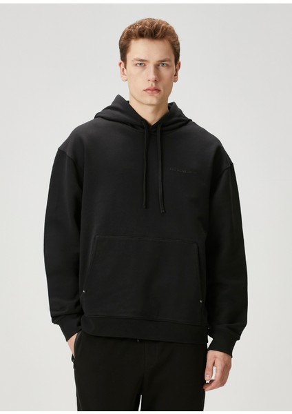 Siyah Kapüşonlu Sweatshirt