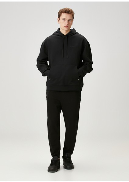 Siyah Kapüşonlu Sweatshirt