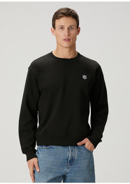 Siyah Logo Detaylı Sweatshirt
