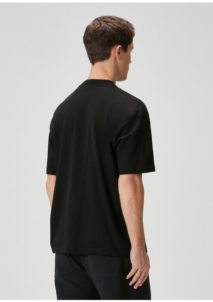 Siyah Logo Detaylı T-Shirt fırsatları