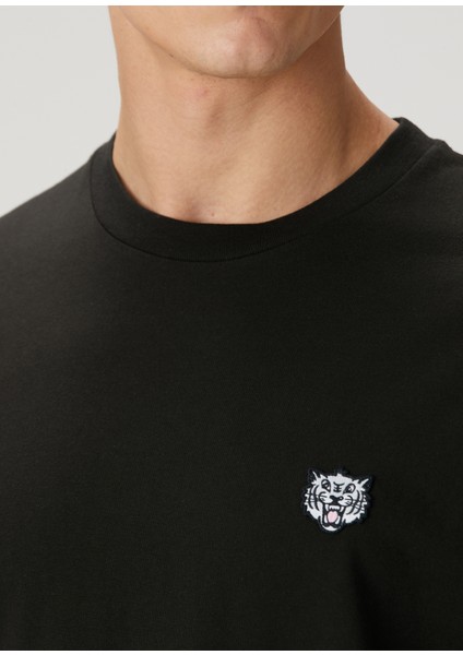Siyah Logo Detaylı T-Shirt indirimleri