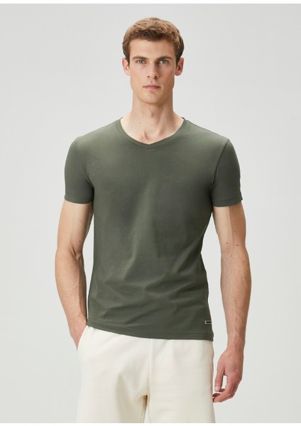 Yeşil V Yaka Basic T-Shirt