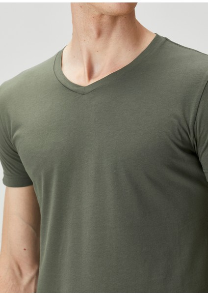 Yeşil V Yaka Basic T-Shirt indirimleri