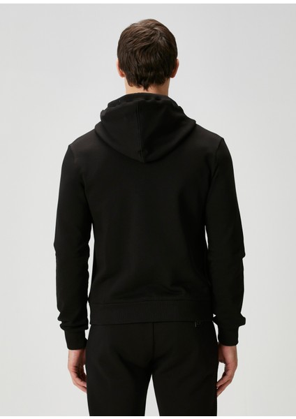 Siyah Kapüşonlu Logo Detaylı Sweatshirt fırsatları