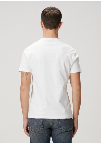Beyaz Logo Nakışlı Basic T-Shirt fırsatları