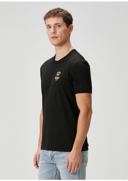Siyah Nakışlı T-Shirt modelleri