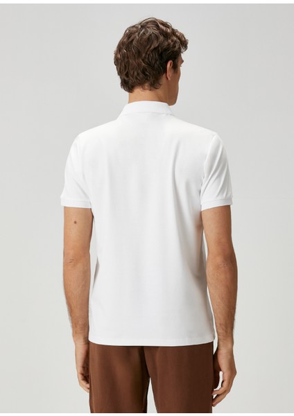 Beyaz Polo Yaka T-Shirt indirimleri
