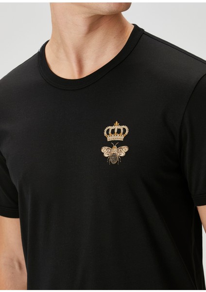 Siyah Nakışlı T-Shirt indirimleri