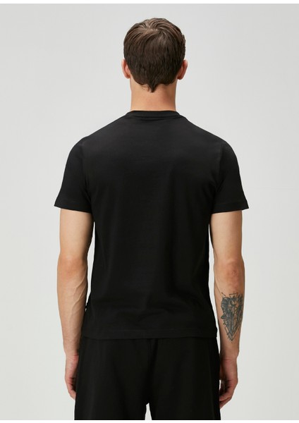 Siyah Logo Baskılı T-Shirt fırsatları
