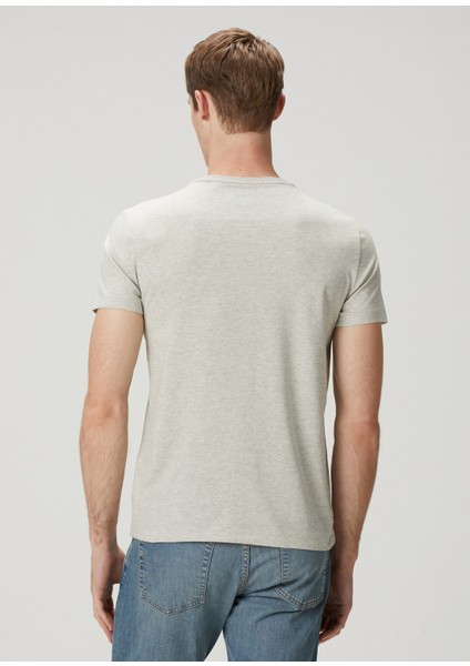 Gri Logo Nakışlı T-Shirt fırsatları