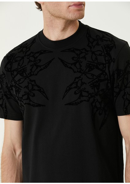 Siyah Omuzu Baskılı T-Shirt indirimleri