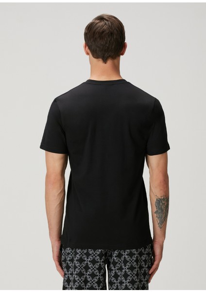 Siyah Logo Baskılı Basic T-Shirt fırsatları