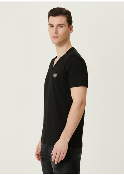 Siyah Logo Detaylı T-Shirt modelleri