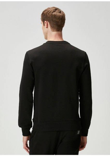 Siyah Logo Detaylı Sweatshirt fırsatları