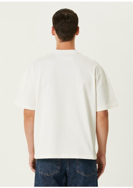 Beyaz Logo Baskılı T-Shirt fırsatları