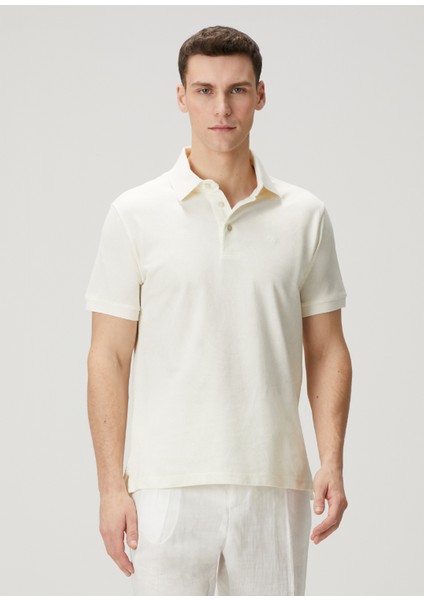 Beyaz Polo Yaka Etnik Desenli T-Shirt