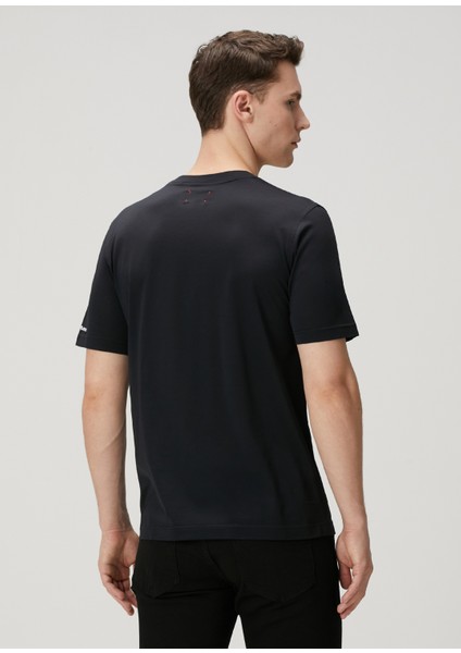Siyah Logo Nakışlı T-Shirt fırsatları
