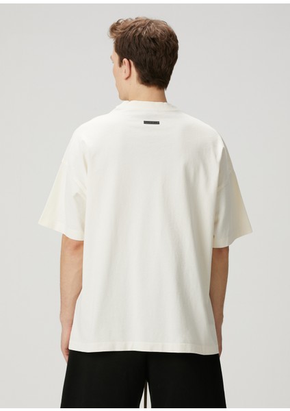 Krem Logo Baskılı T-Shirt fırsatları