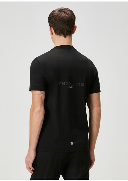 Siyah Beyaz Logo Detaylı T-Shirt fırsatları