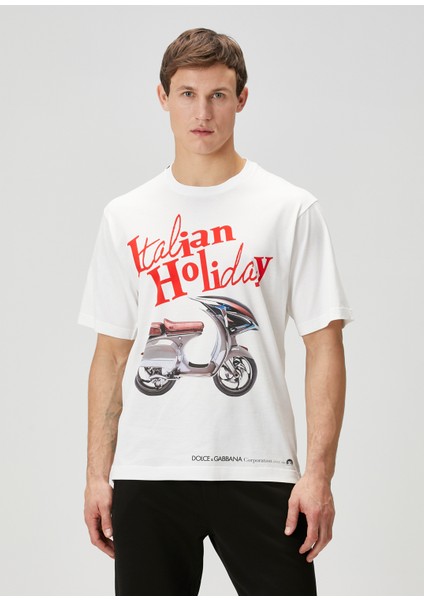Beyaz Figür Baskılı T-Shirt