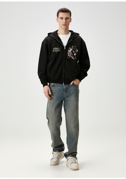 Siyah Kapüşonlu Figür Baskılı Sweatshirt