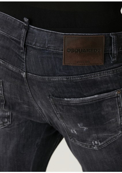 Skater Siyah Yıpratma Detaylı Jean Pantolon
